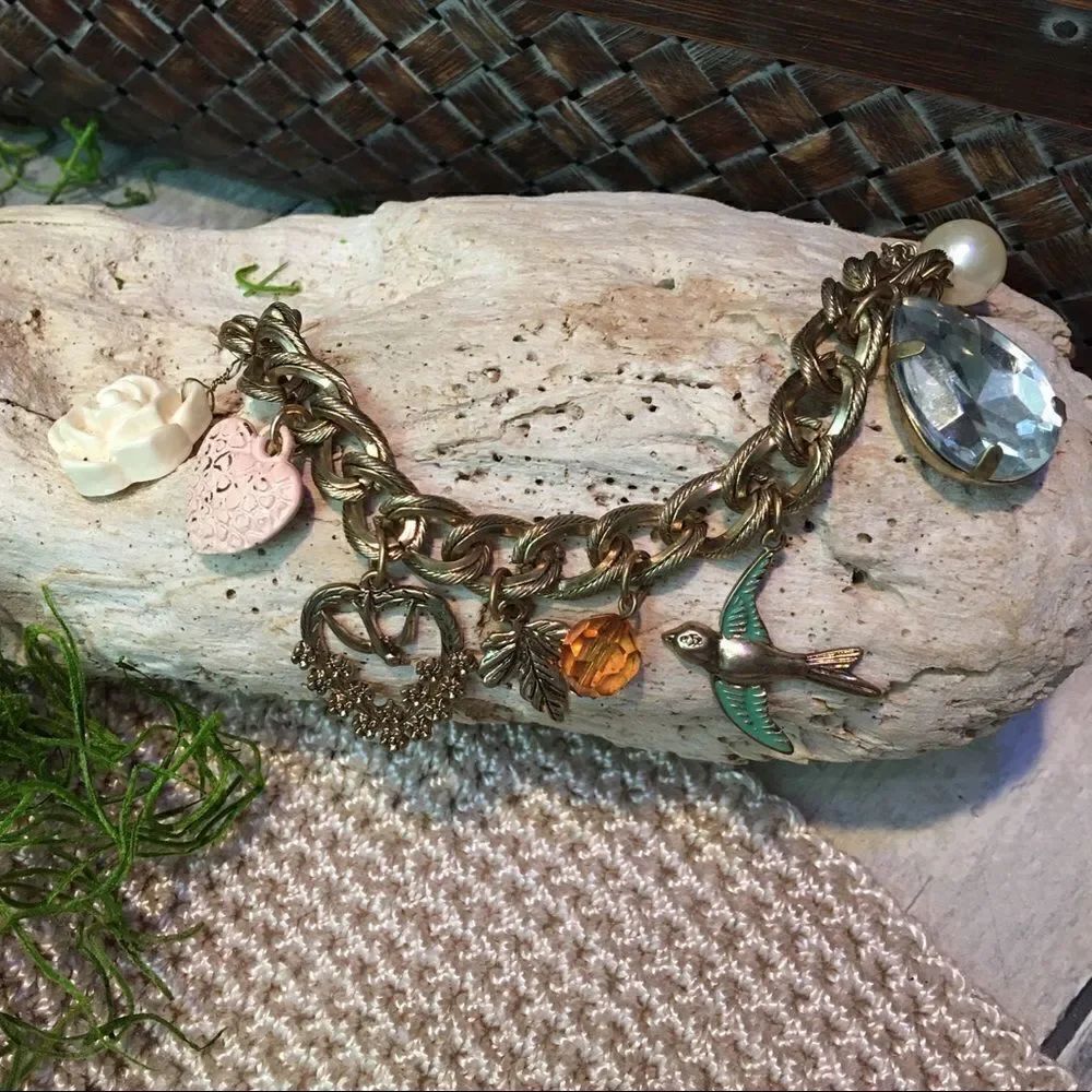 Vintage look link charms bracelet